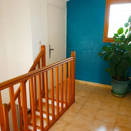 D Hotes De La Louve Bed & Breakfast *